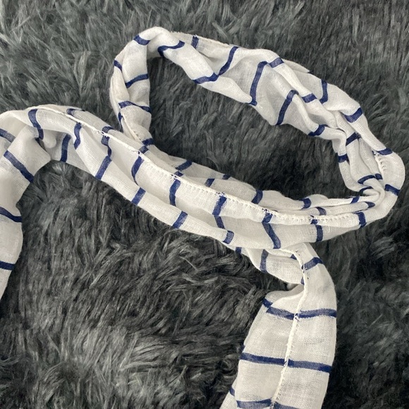 Sheer white and navy striped scarf - Picture 3 of 17